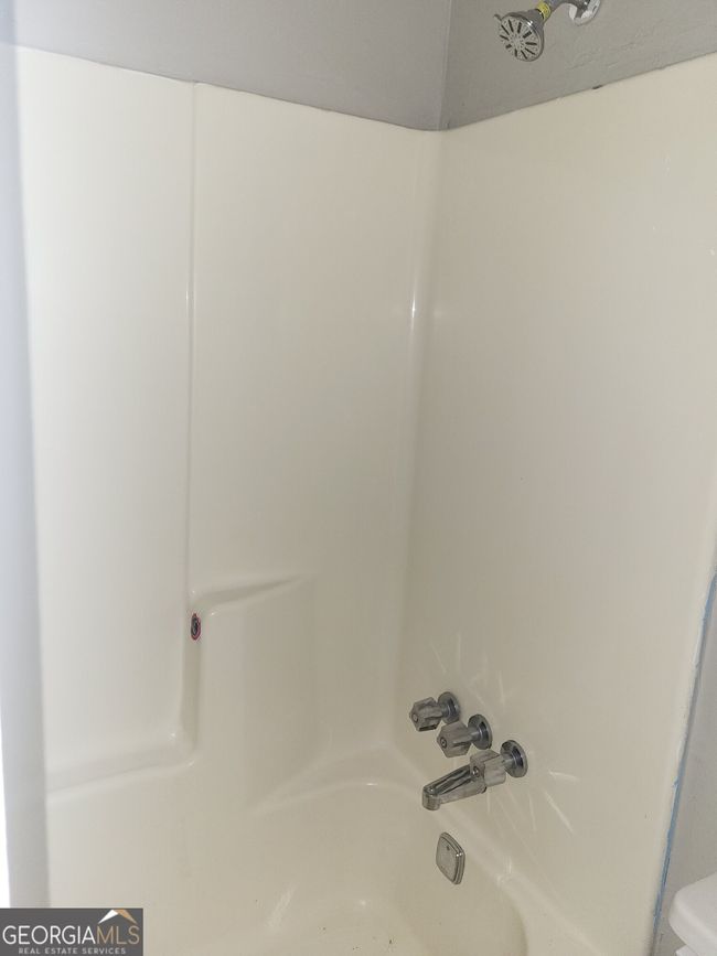 6330 Holcomb Way, Home with 2 bedrooms, 3 bathrooms and null parking in norcross GA | Image 8
