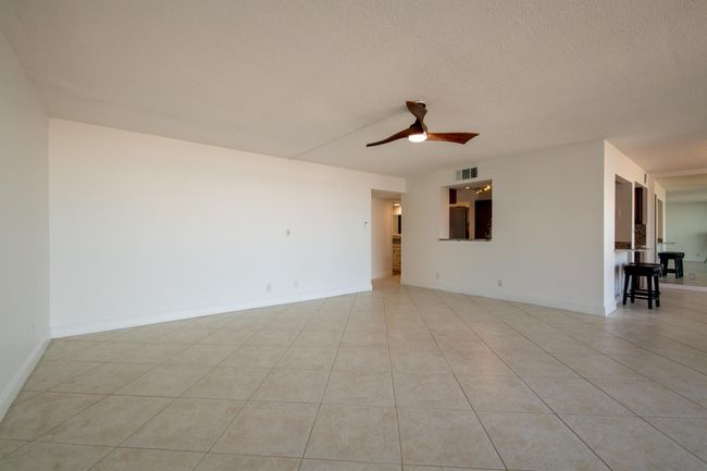 APT-1134 - 122 Lakeshore Dr, Condo with 2 bedrooms, 2 bathrooms and null parking in North Palm Beach FL | Image 24
