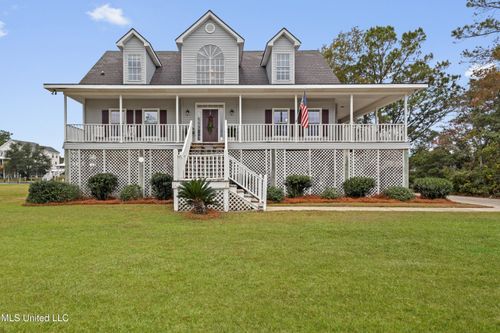 143 Ridgewood Dr, Pass Christian, MS, 39571-2316 | Card Image