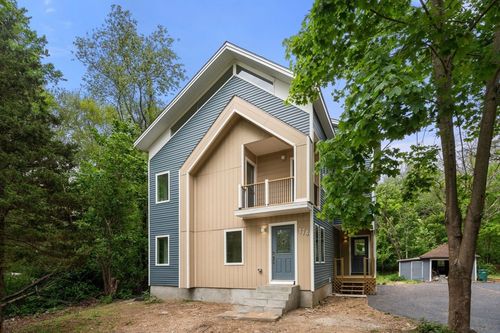 174 Gilbert St, Mansfield, MA, 02048-2001 | Card Image