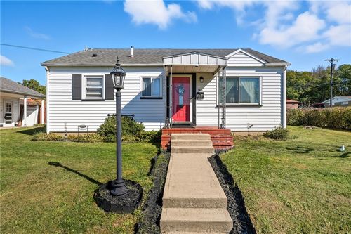 1613 Wooley Ave, New Castle, PA, 16101-5153 | Card Image