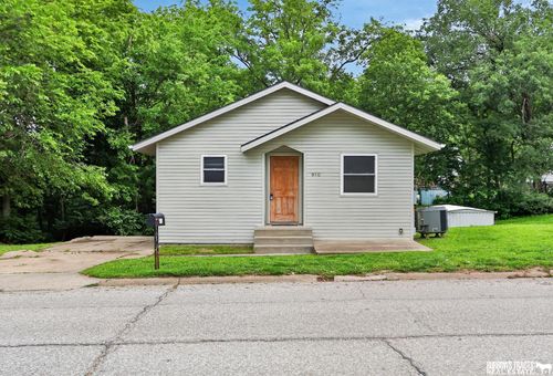 910 9th Ave, Plattsmouth, NE, 68048-2571 | Card Image
