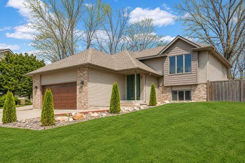 2916 Frank St, Maplewood, MN, 55109-1099 | Card Image