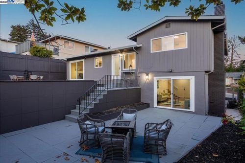 4847 Dunkirk Ave, Oakland, CA, 94605-5608 | Card Image
