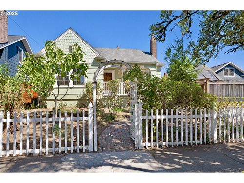 3821 Ne Milton St, Portland, OR, 97212-1958 | Card Image