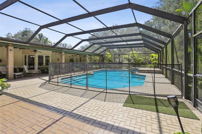 10920 Sw 68th Ave Rd, House other with 4 bedrooms, 3 bathrooms and null parking in Pinecrest FL | Image 9