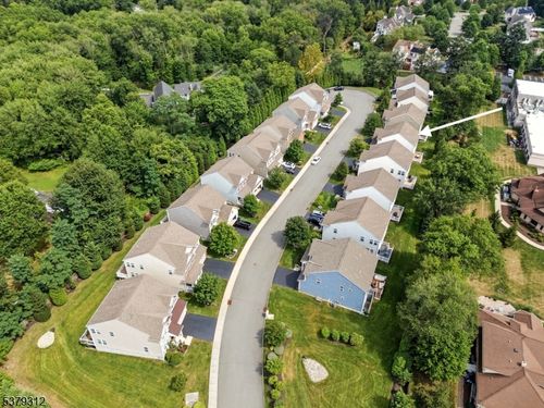 9 Barberry Ct, Whippany, NJ, 07981-1048 | Card Image