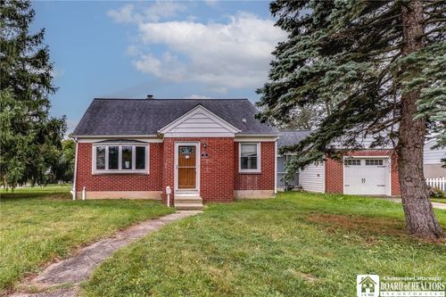 51 Pinevale Ct, Cheektowaga, NY, 14225-2216 | Card Image