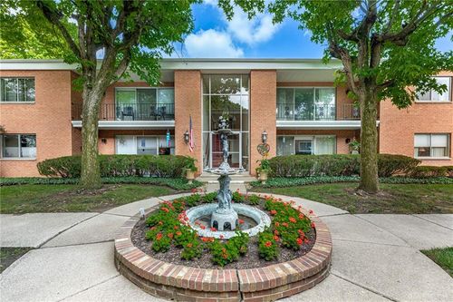 apt-3-1001 Far Hills Ave, Oakwood, OH, 45419-3422 | Card Image