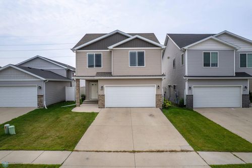 409 Foxtail Dr, West Fargo, ND, 58078-7964 | Card Image