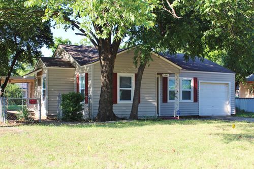 5441 Thomas Ln, River Oaks, TX, 76114-3330 | Card Image