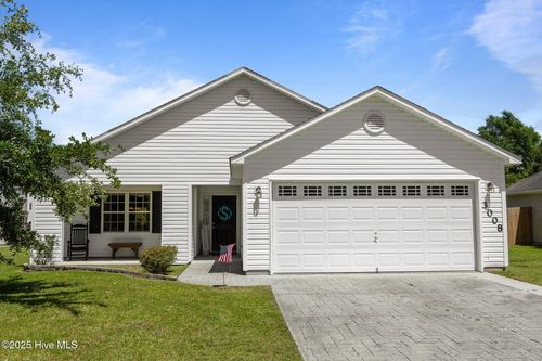 3008 Wt Whitehead Dr, Jacksonville, NC, 28546-8395 | Card Image
