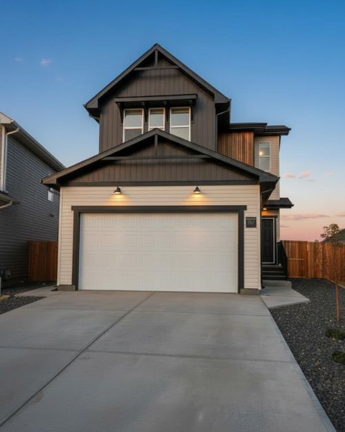 947 41 Ave N, Lethbridge, AB, T1H7G9 | Card Image