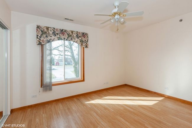 APT-201 - 550 75 Th St, Condo with 2 bedrooms, 2 bathrooms and 1 parking in Downers Grove IL | Image 10