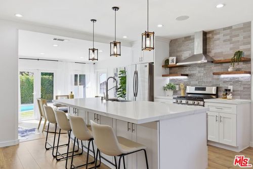 17320 Tiara St, Encino, CA, 91316-1455 | Card Image