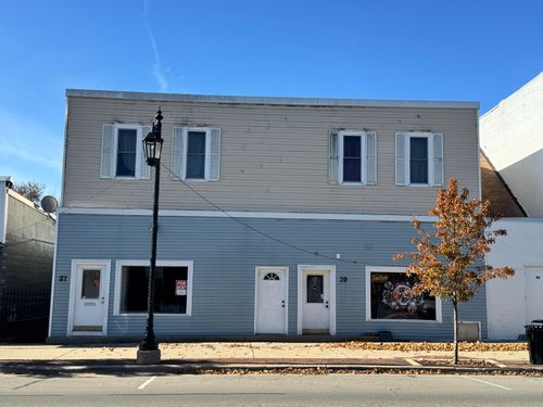 39 N Main St, Cedar Springs, MI, 49319-5140 | Card Image