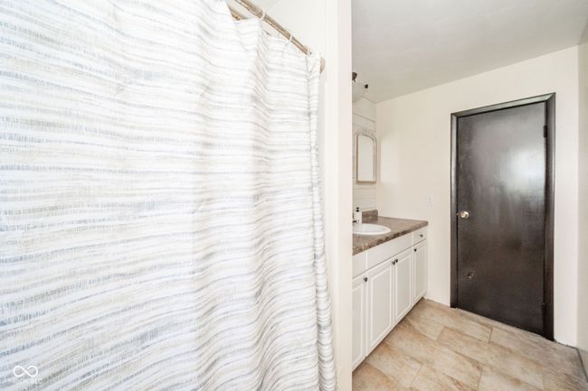 full bath with vanity | Image 7
