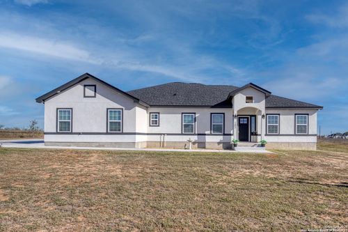 105 Hidden Cv, Floresville, TX, 78114-0166 | Card Image