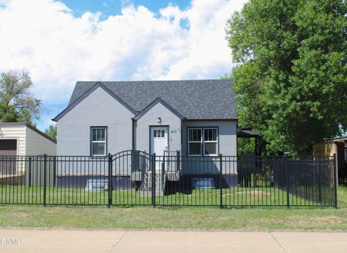 208 4th Ave Ne, Watford City, ND, 58854-7424 | Card Image