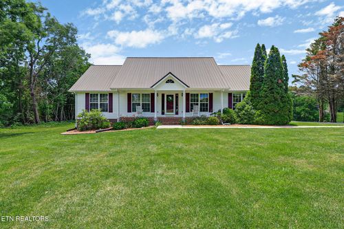 340 Huckleberry Ln, Crossville, TN, 38555-1532 | Card Image