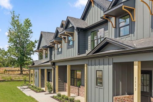 8106 Pembridge Ct, Chattanooga, TN, 37421-7729 | Card Image