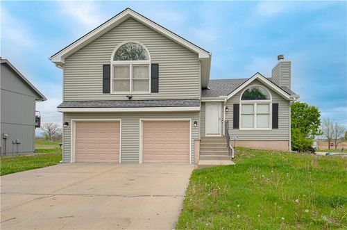 11201 N Lewis Ave, Kansas City, MO, 64157-1083 | Card Image