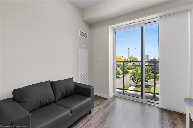 404 - 280 Lester St, House attached with 2 bedrooms, 1 bathrooms and 1 parking in Waterloo ON | Image 8