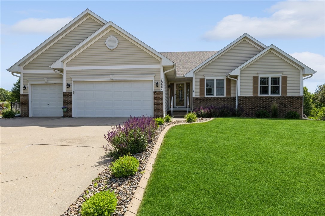 Carey Ct, Johnston, IA 50131