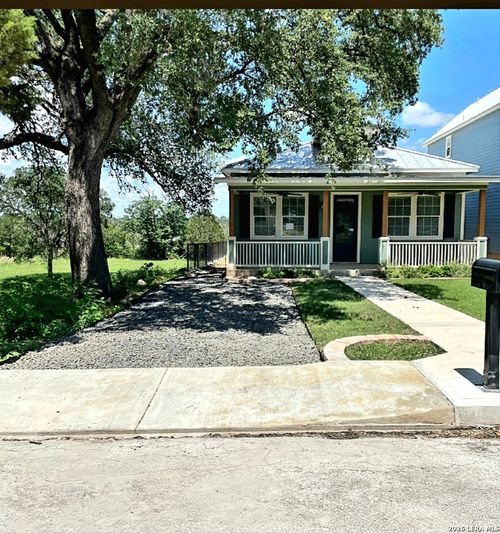 291 S East Ave, New Braunfels, TX, 78130-7479 | Card Image