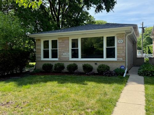 3715 Greenleaf St, Skokie, IL, 60076-2330 | Card Image