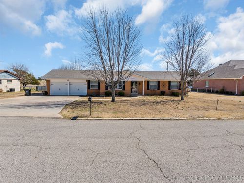 2005 Lakeview Dr, Sulphur, OK, 73086-1229 | Card Image