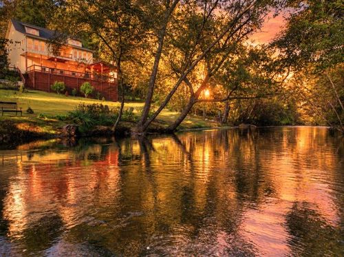 105 Riveredge Dr, ELLIJAY, GA, 30536-7195 | Card Image