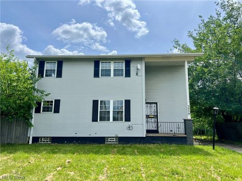 3059 E 73rd St, Cleveland, OH, 44104-4166 | Card Image