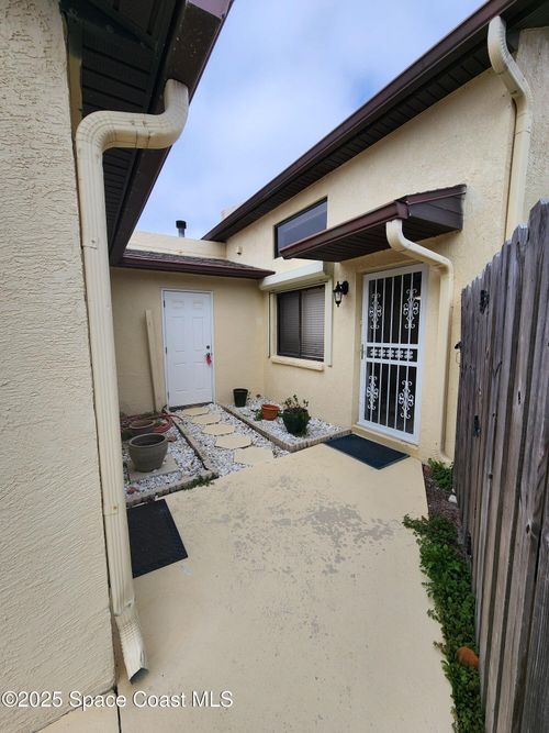 304 Wilson Ave, COCOA BEACH, FL, 32931-3936 | Card Image