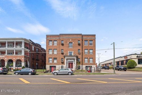 3-201 5th Ave, Knoxville, TN, 37917-7407 | Card Image