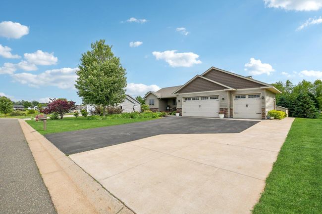 4-web-or-mls-Prairie Grass Dr-1006-002.jpg | Image 4