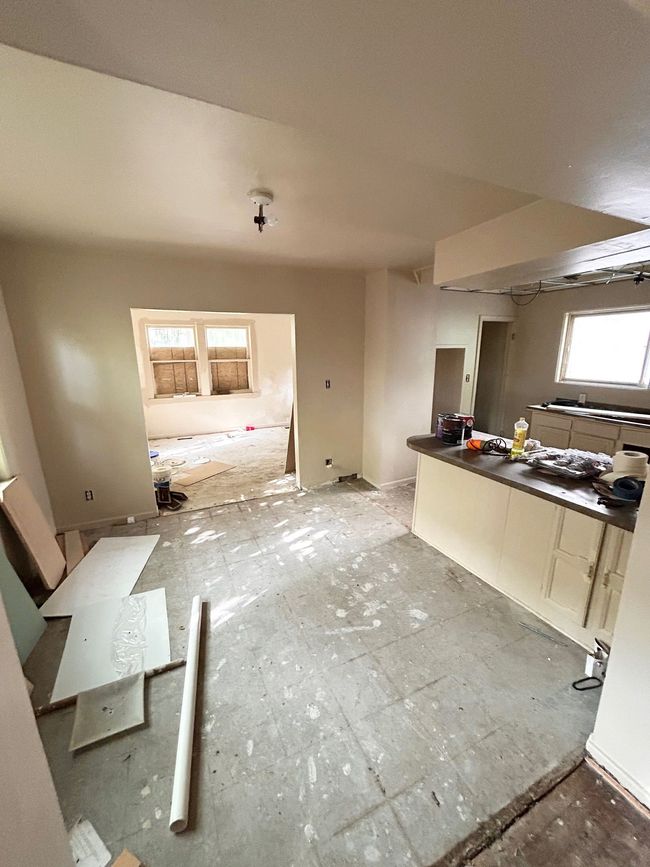 2317 Flushing Rd, House other with 4 bedrooms, 2 bathrooms and null parking in Flint MI | Image 7