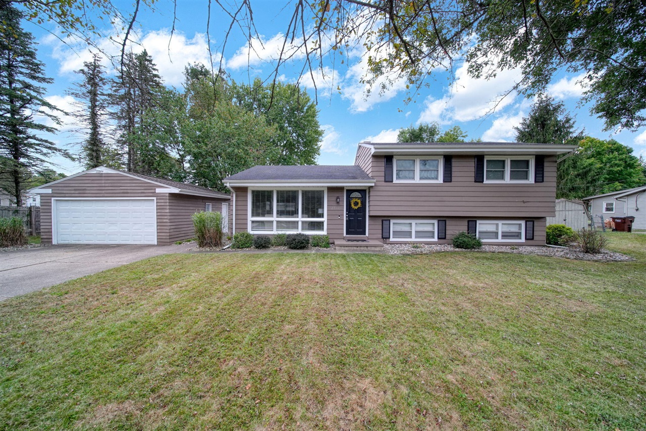 Kenilworth Rd, Jackson, MI 49203