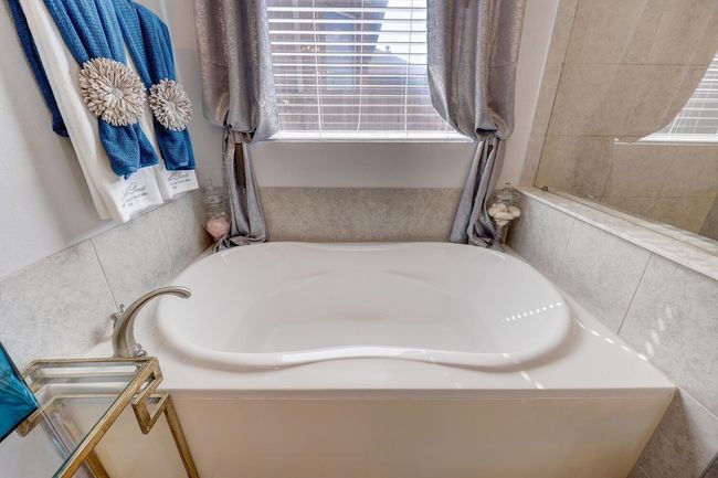 422 Betony Loop, House other with 3 bedrooms, 3 bathrooms and 2 parking in Buda TX | Image 21