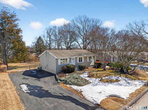 33 Cindy Ln, Mystic, CT, 06355-1403 | Card Image