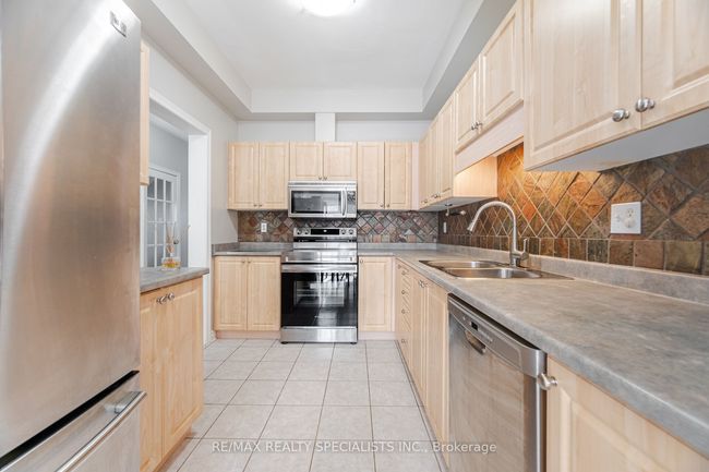 5312 Dryden Ave, House attached with 3 bedrooms, 3 bathrooms and 1 parking in Burlington ON | Image 14