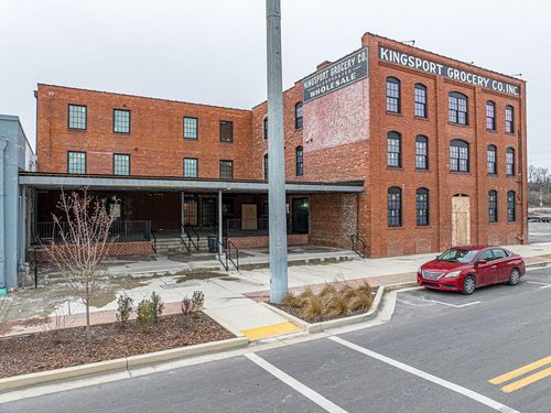 600-453-600 E Main St, Kingsport, TN, 37660-4852 | Card Image