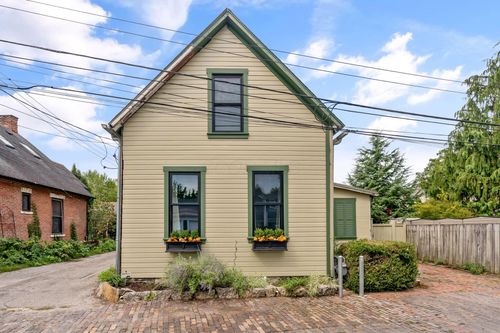 178 Alexander Aly, Columbus, OH, 43206-2168 | Card Image