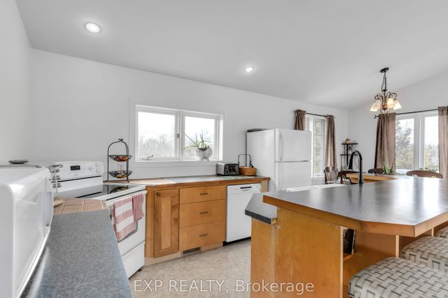 728 Chatterson Rd, House other with 2 bedrooms, 1 bathrooms and 14 parking in Loyalist ON | Image 11