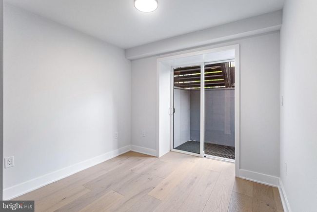 APT-4 - 845 19 Th St Ne, Condo with 2 bedrooms, 1 bathrooms and null parking in WASHINGTON DC | Image 9