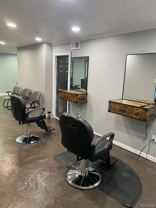 17306 7 Mile Rd, Detroit, MI, 48235-3043 | Card Image