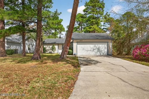 8725 Huntington Woods Cir N, Jacksonville, FL, 32244-4111 | Card Image