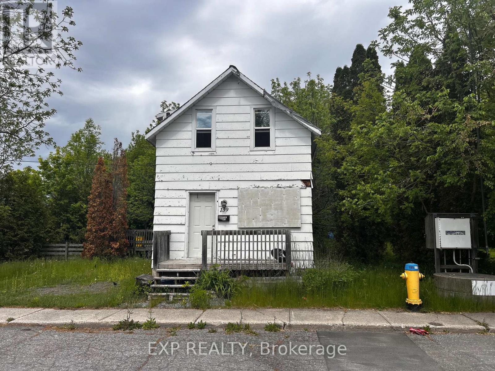 Land in Carleton Place