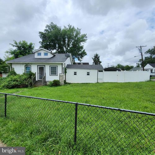 4801 Heath St, CAPITOL HEIGHTS, MD, 20743-5937 | Card Image