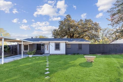 4300 Spring Oak Cir, Balch Springs, TX, 75180-3528 | Card Image